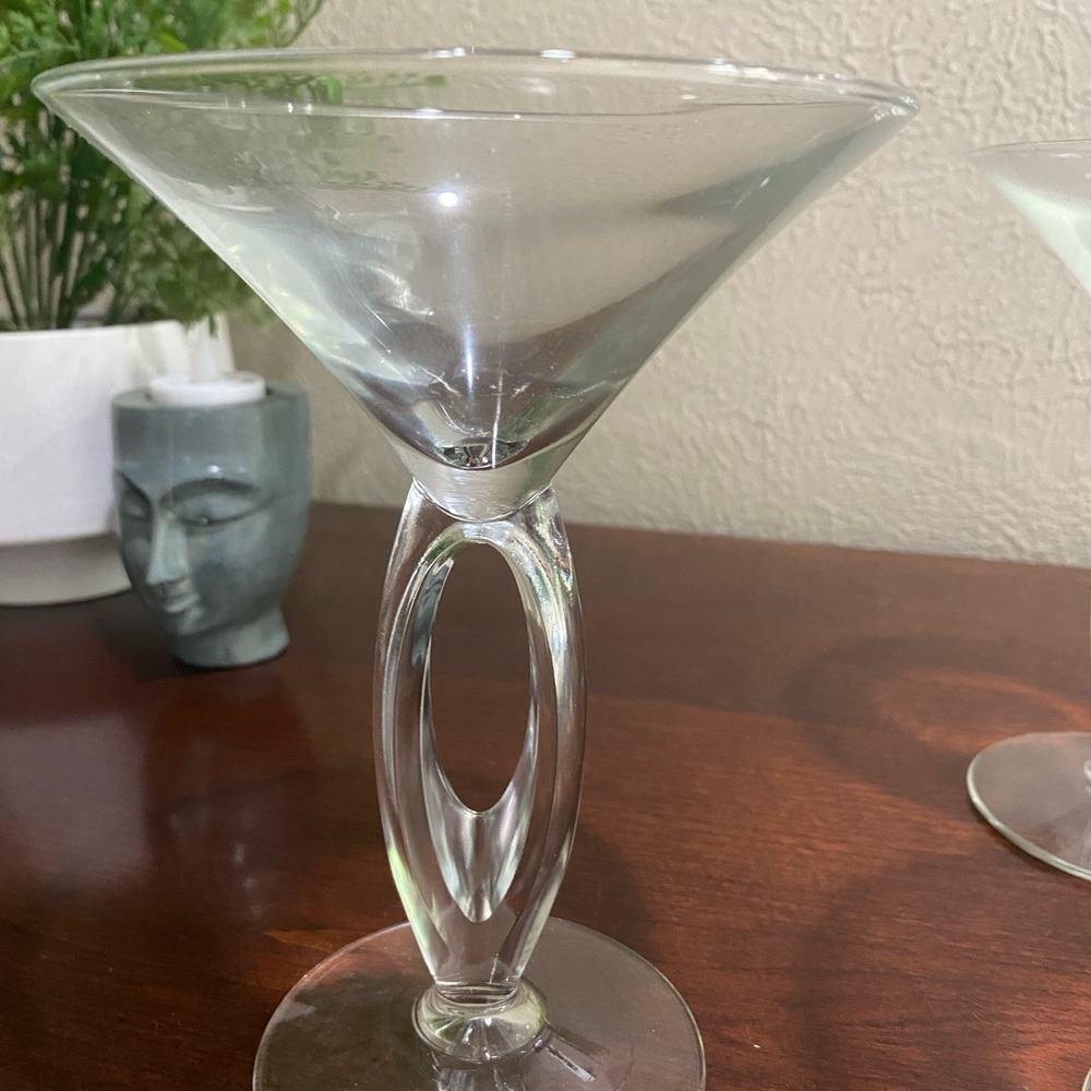 Set of 4, Libbey Omega Martini/Cosmo/Desert Glasses with an Open Loop Stem - Picture 2 of 7